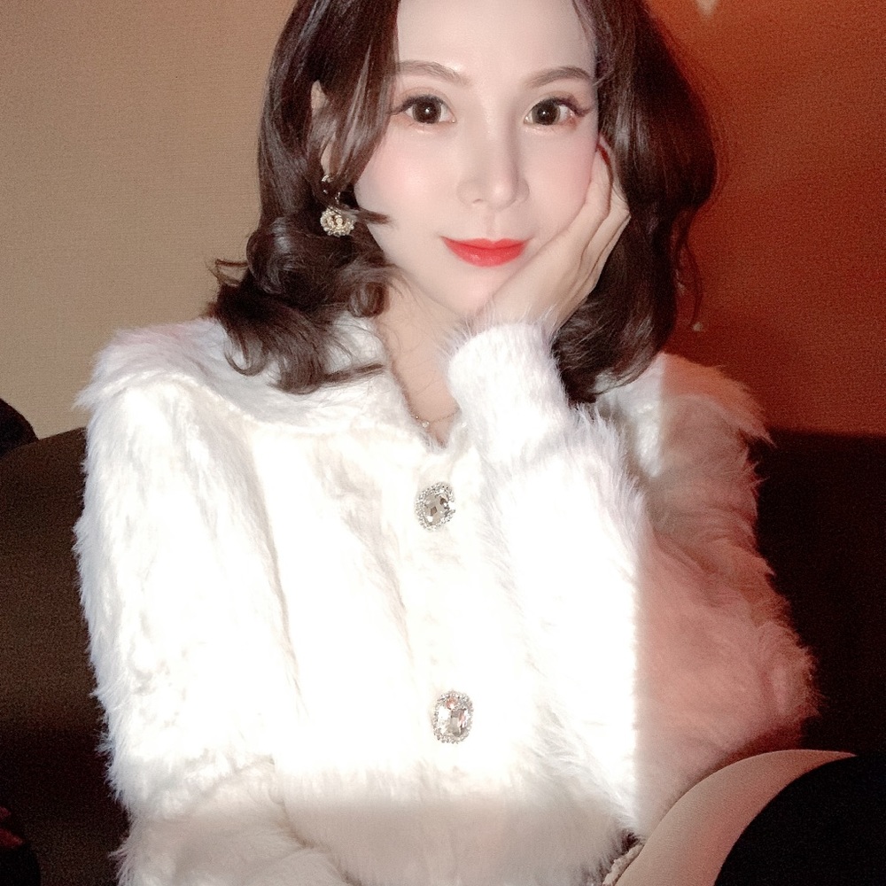 Sweater - Picture 7 of 8